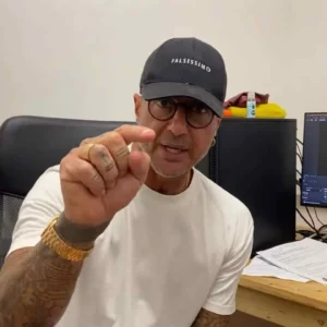 Una foto che ritrae Fabrizio Corona