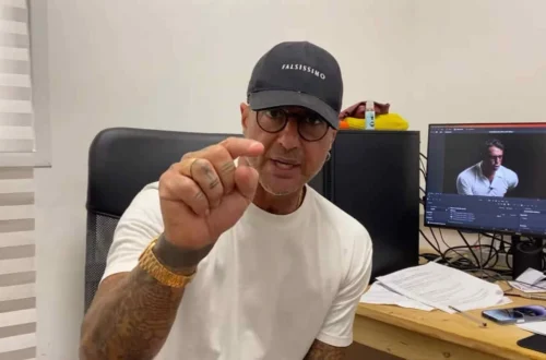 Una foto che ritrae Fabrizio Corona