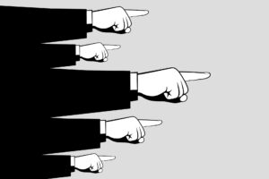 Un'illustrazione che raffigura cinque braccia tese in orizzontale che sbucano dal bordo sinistro dell'immagine a indicare col la mano a pugno e l'indice proteso in avanti qualcuno o qualcosa.